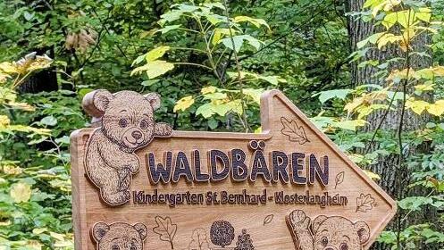 Die Waldb&auml;ren haben nun ein eigenes Hinweisschild.