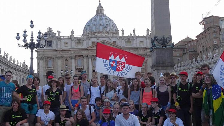 Die Ministranten waren in Rom. Einer der Höhepunkte ihrer Wallfahrt war eine Papstaudienz auf dem Petersplatz. Foto: Benedikt Müller