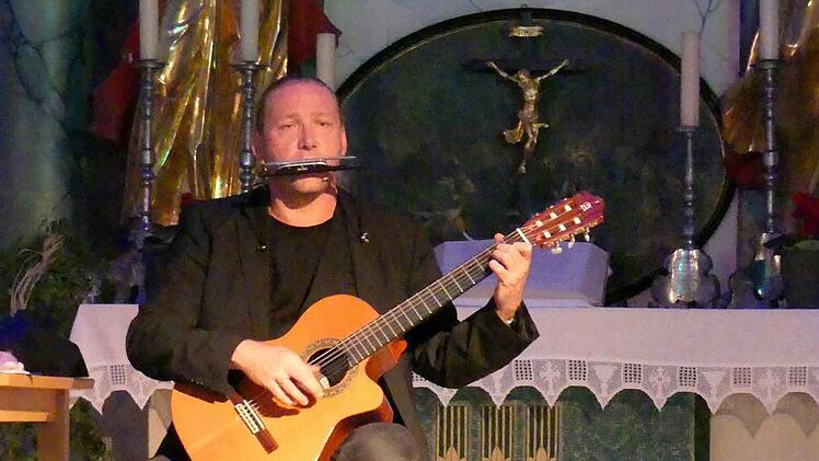 Kirchenkabarettist Ingmar Maybach in Bob Dylan-Pose.