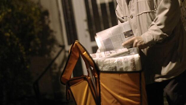 Männer prügeln Zeitungsboten in Mittelfranken krankenhausreif