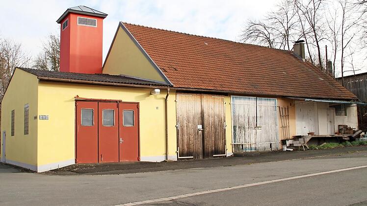 Im Zuge der Baumaßnahme soll über die Staatsstraße eine Querungshilfe entstehen. Ein Kleukheimer bezweifelte deren Sinn. Foto: Gerda Völk