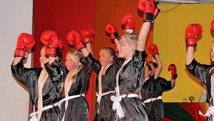 Faschings-Prunksitzung der Kolpingfamilie im Dicken Turm  Foto: Dieter Britz