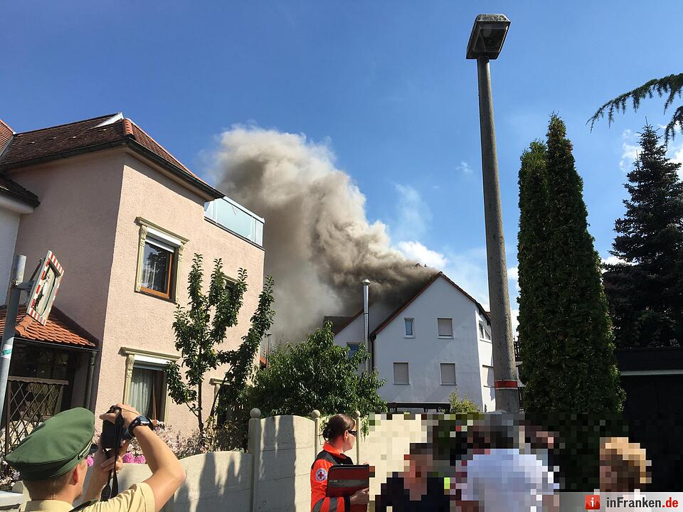 Hoher Sachschaden bei Dachstuhlbrand in Cadolzburg