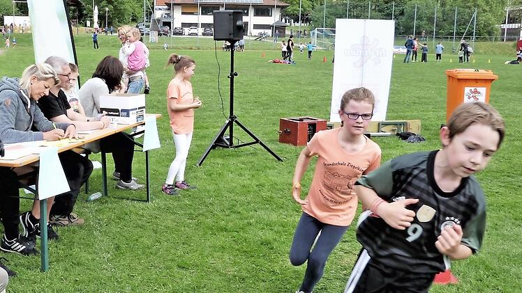 Die Kids legten sich mächtig ins Zeug.  Foto: Werner Reißaus