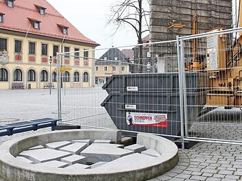 Das Wasserbecken am Lichtenfelser Marktplatz soll im Zuge der Bauarbeiten zurückgebaut werden.