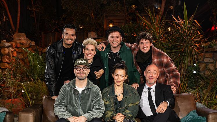 Die diesj&auml;hrige "Sing meinen Song"-Crew, von links: Giovanni Zarrella, Mark Forster, Deine Cousine, Johannes Oerding, Alina S&uuml;ggeler, Tream und Der Graf.