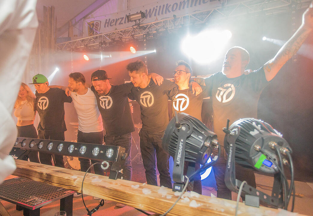 Die Cover- und Partyband "Tasty 7" spielten am Samstag.