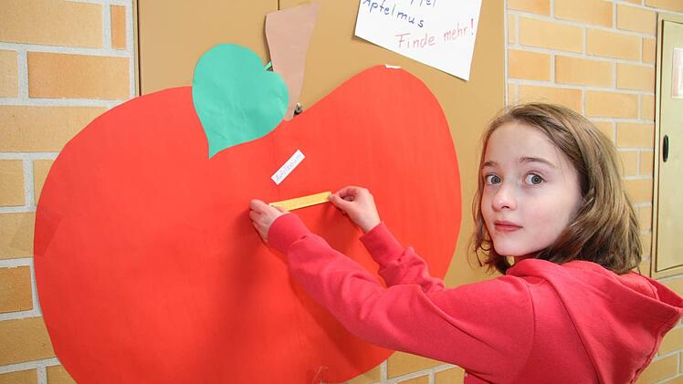 Die Theorie kam nicht zu kurz: Jessica Kuliqi sucht Apfelwörter - und findet ziemlich viele.