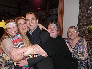 Make Love, not war .... von links Mon-Isabelle Peter, Patricia Lerner, 2. Bürgermeister Alexander Wunderlich, Nicolas Peter und Inge Peter. Foto: Werner Reißaus