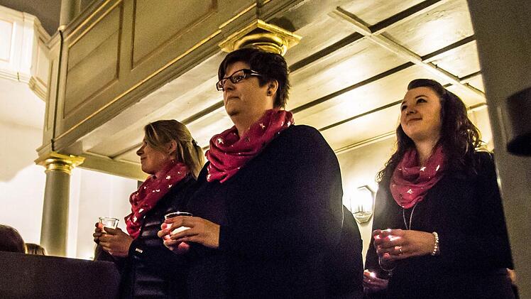 Impressionen vom Weihnachtskonzert mit dem "Vocalensemble Coburg" in Unterlauter.Foto: Jochen Berger