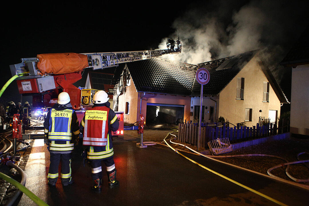 Pommersfelden (Landkreis Bamberg): Feuer zerstört Einfamilienhaus