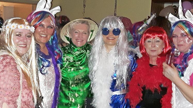 Wehe, wenn sie losgelassen: die Damenwelt in Unterneuses Foto: Feuerwehr