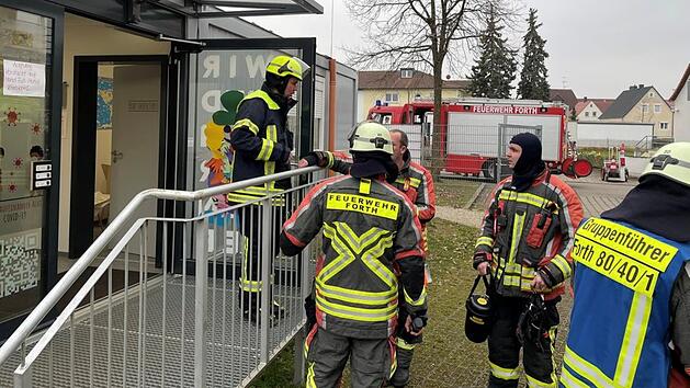 Forth: Brandgeruch und Rauchentwicklung in Kinderhort löst Feuerwehreinsatz aus
