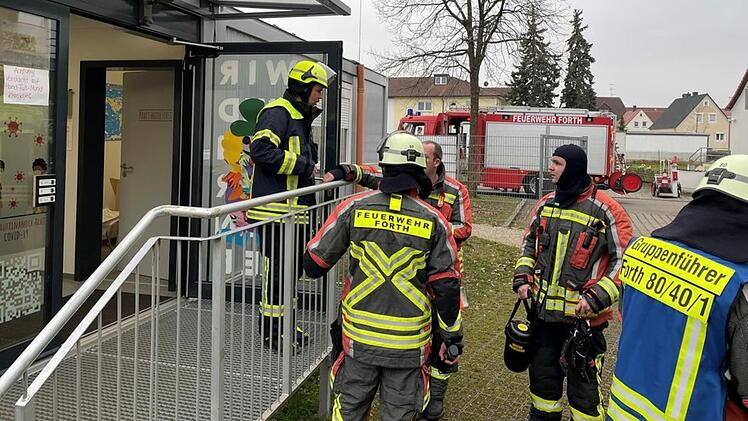 Forth: Brandgeruch und Rauchentwicklung in Kinderhort löst Feuerwehreinsatz aus