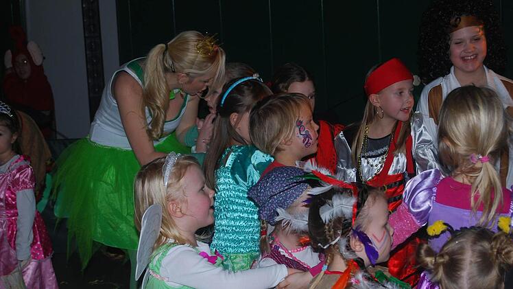 Kinder hatten ihr Freude beim Kinderprogramm.