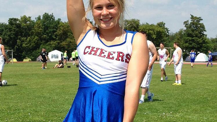 Jule führte "Freies Bewegen im Raum" als Cheerleaderin und Spielerin zum Gesamtsieg.  Foto: Daniel Ruppert