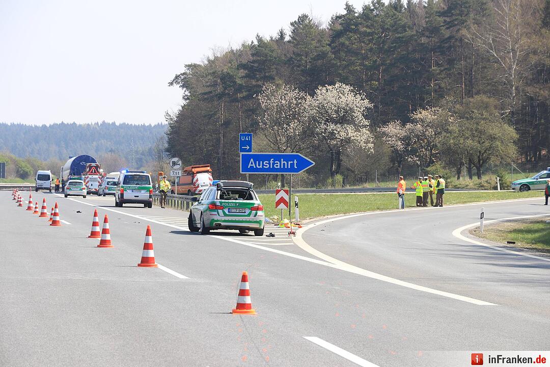 Polizist wird auf A70 von Auto erfasst und lebensgefährlich verletzt