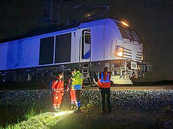 Bahn Unfall Zug Von G&uuml;terzug erfasst