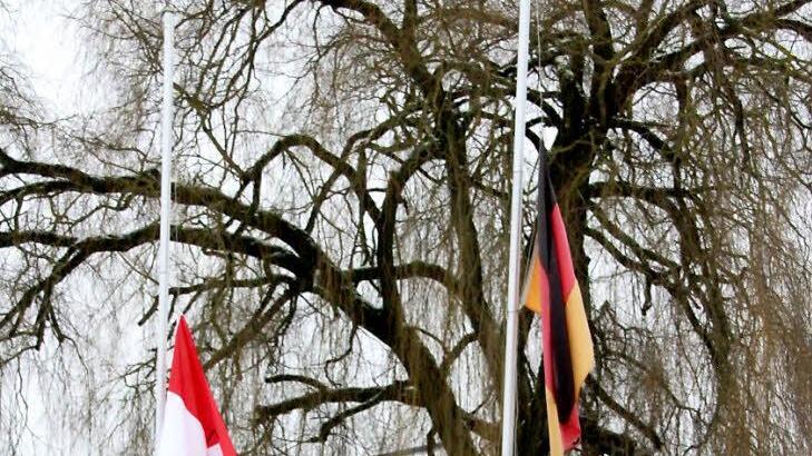 In Horb hängen die Fahnen auf Halbmast. Am 10. Januar ist der Vater von Thomas Büchner verstorben. "Er hätte nicht gewollt, dass ich meine Kandidatur jetzt zurückziehe und den anderen das Feld kampflos überlasse", ist sich Sohn Thomas sicher. Fotos: Christiane Lehmann