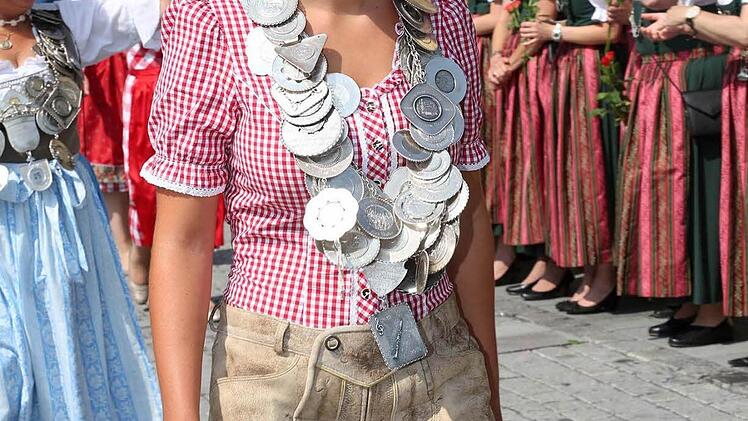 Wer sagt denn, dass Schützenkönige immer Anzug oder Dirndl tragen müssen?