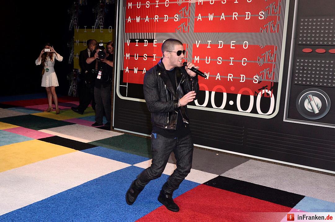 Red Carpet - MTV Video Music Awards 2015