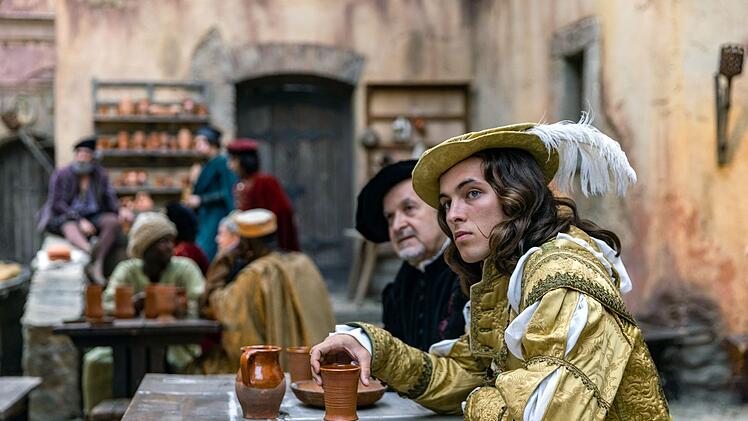 Raffael Santi (Joshua Duffy) gilt als Wunderkind aus Urbino.