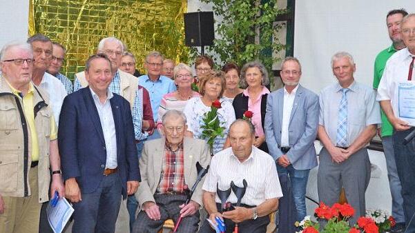 Diese Mitglieder wurden für ihre langjährige Treue ausgezeichnet. Fotos: privat