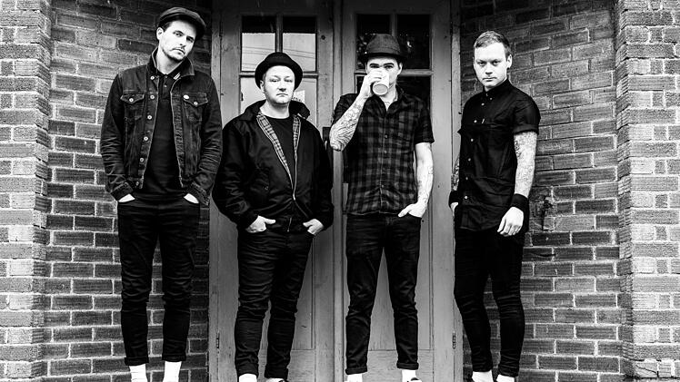 Buster Shuffle werden dich mit einer mitreißenden Mischung aus Ska und Rock’n Roll beglücken und laden kräftig zum Tanzen ein.