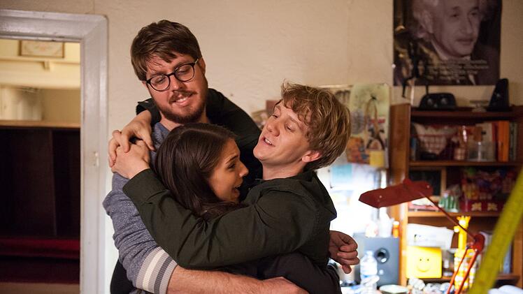 Tom (Thomas Ward, links), Claire (Caitlin Stasey) und Josh (Josh Thomas) halten zusammen.