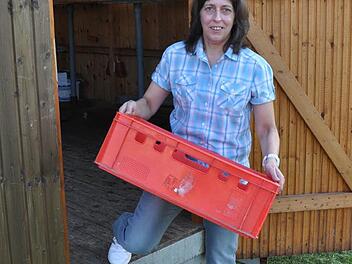 Margit Kömpel hat die Verpflegung beim Rad-Vierer in Kothen in der Hand. Foto: Sebastian Heurich