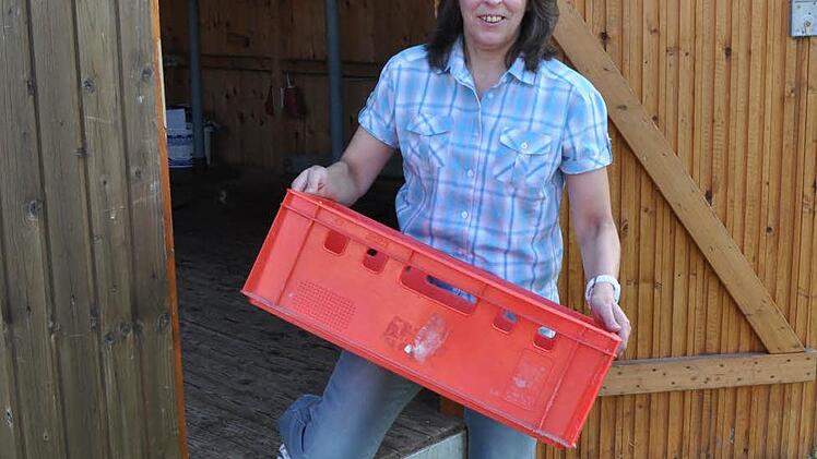Margit Kömpel hat die Verpflegung beim Rad-Vierer in Kothen in der Hand. Foto: Sebastian Heurich
