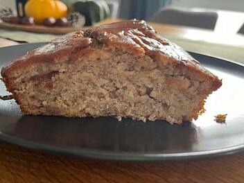 Herbstliches Bananenbrot mit Zimtstrudel