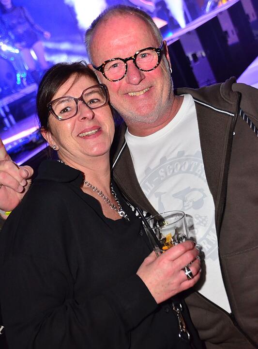 Mit ALLSTAR live auf der B&uuml;hne und Ph&auml;t J&auml;nnys H&ouml;use als Vorband!