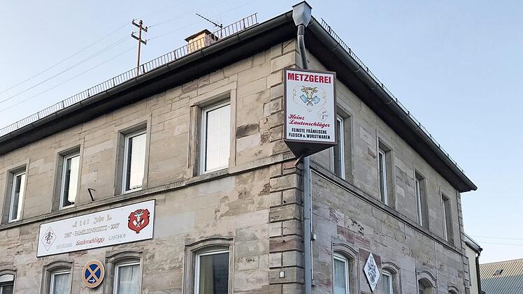 Das Lautenschläger-Gebäude in der Lobensteiner Straße ist ortsbildprägend. Jetzt sollen Ideen gesammelt werden, was mit dem Haus geschehen könnte. Der Markt beantragte Fördermittel. Foto: Sonny Adam