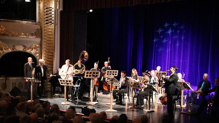 Die Frankfurt Swing All Stars standen zum ersten Mal mit dem Bad Kissinger Kurorchester auf der Bühne. Foto: Ralf Ruppert