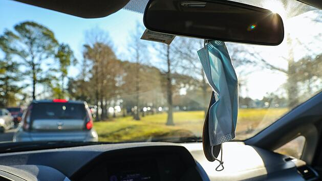 Maske, Mundschutz, Auto