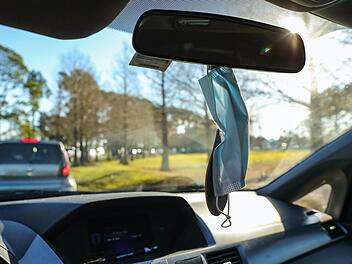 Maske, Mundschutz, Auto