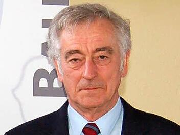 Aufgrund seiner großen Verdienste um die Schiedsrichterei wurde Heinz Götschel Ehren-Obmann der Bad Kissinger Gruppe. Foto: Archiv