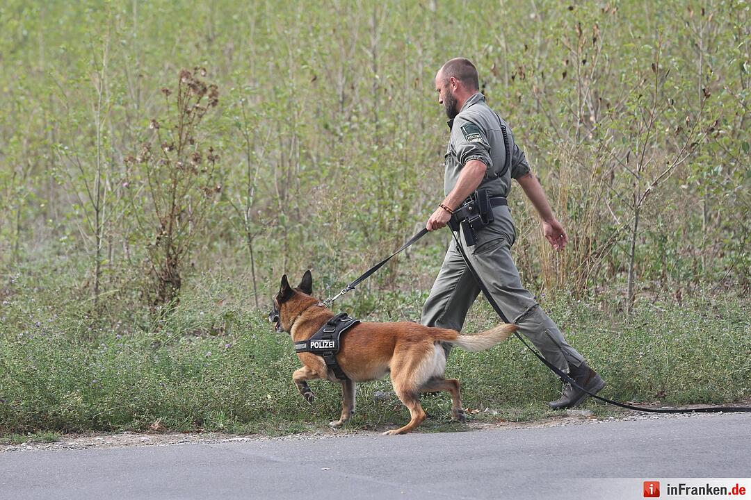 Bewaffneter Raubueberfall auf Geiselwinder Tankstelle - Polizei findet Bargeld