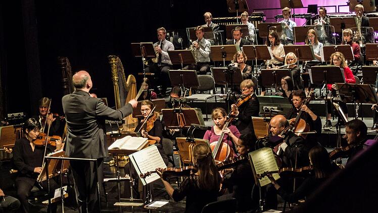 Impressionen vom Mitmachkonzert im Landestheater Coburg: Wenn junge Talente gemeinsam mit Profis auftreten.Foto: Jochen Berger