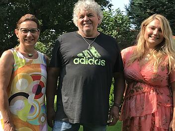Neu im Amt sind bei der SpVgg Haard (von links ) Sigrid Schlereth-Häse (3. Vorsitzende), Hugo Back (Sportheimwirt) und Anna Huyer (Schriftführerin).