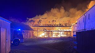 Großbrand im Kreis Hof: Scheune brennt komplett aus