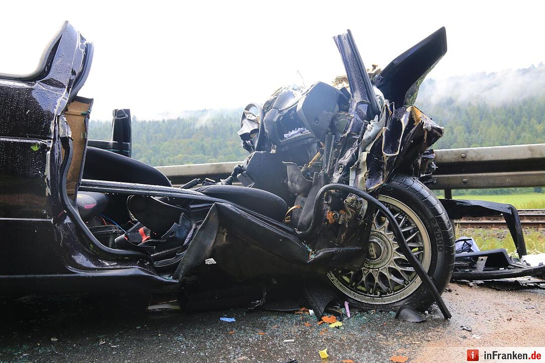 Fünf Verletzte bei Unfall auf B289 bei Kauerndorf