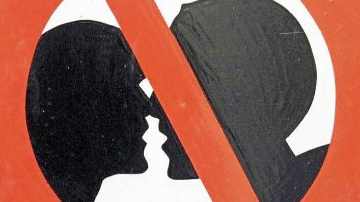 Ein 27-Jähriger soll mit einer 13-Jährigen geknutscht haben. Deshalb musste er sich gestern wegen sexuellen Missbrauchs vor dem Kulmbacher Amtsgericht verantworten.  Symbolbild: Paulo Novais/dpa