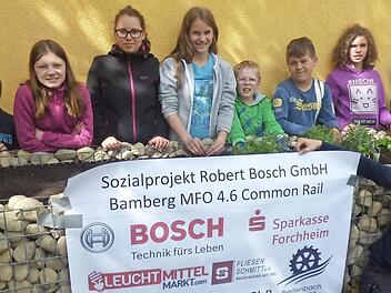 Die Kinder und Jugendlichen freuen sich über die Unterstützung der Helfer und Spender. Foto: Thomas Weichert