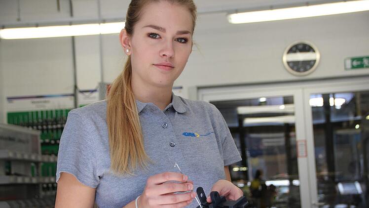 Die IHK befürchtet, dass im September eine Rekordzahl an Lehrstellen unbesetzt bleibt. Unser Archivbild zeigt Anne Hohmann, die in Bad Brückenau ihre Ausbildung zur Werkzeugmechanikerin absolviert hat. Foto: Benedikt Borst/Archiv