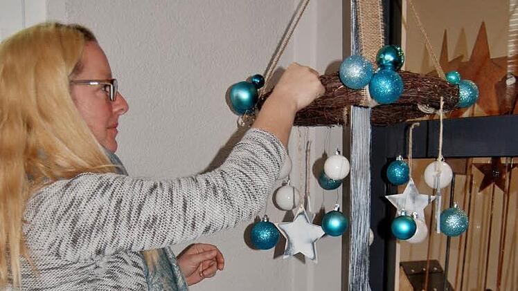 Auch die Dekoration im Eingangsbereich ist selbstgemacht und verkäuflich. Foto: Sigismund von Dobschütz