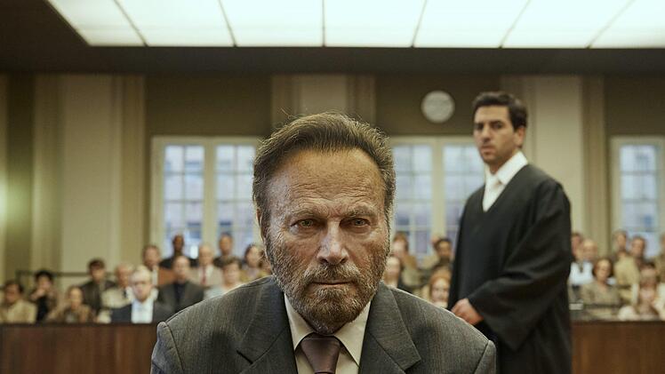 Fabrizio Collini (Franco Nero, vorne) und Caspar Leinen (Elyas M'Barek)  im Film "Der Fall Collini"  Foto: Constantin Film Verleih/dpa