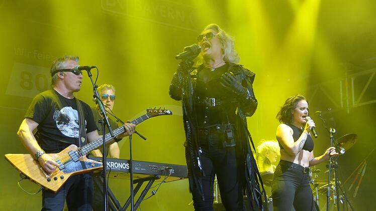Kim Wilde rockte mit ihren 58 Jahren trotz der Abendhitze durch. Peter Rauch