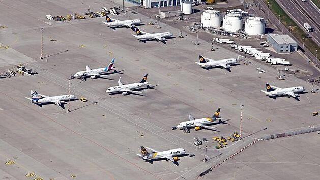 Die Luftverkehrswirtschaft gehört zu den Branchen, die von der Corona-Krise am stärksten betroffen sind. Bei einem digitalen Treffen diskutierten Politiker und Vertreter der Luftverkehrsunternehmer über die Probleme der von der Corona-Krise hart getroffenen Branche.  Foto: Uli Deck, dpa